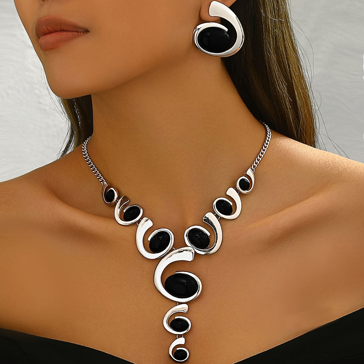 Black Spiral Rhinestone Jewelry Set – 2 Piece