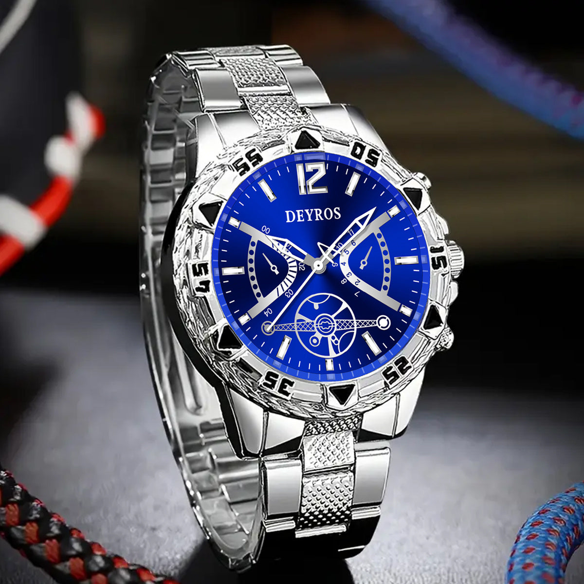 Minimalist Quartz Watch – Silver Steel